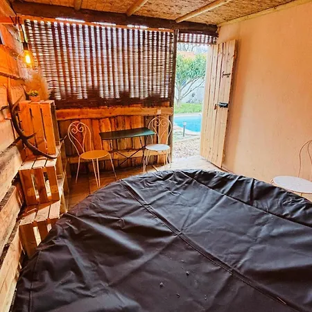 L-Echappee Mistral Appartement Eyragues Buitenkant foto